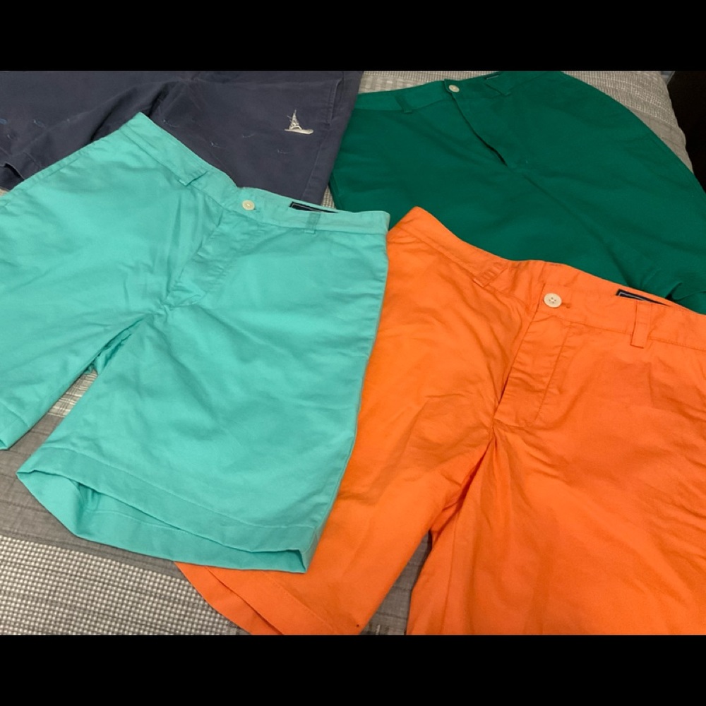 EUC Lot of 4 Vineyard Vines Size 28 (& 18) Shorts